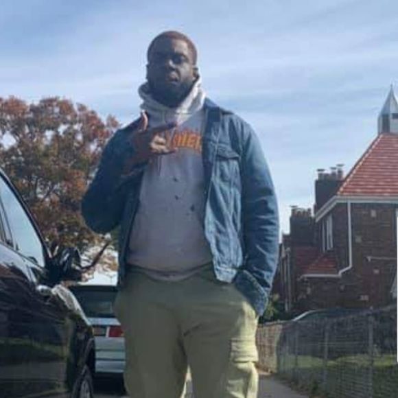 Meet your Posher, Tabitha - Picture 1 of 1